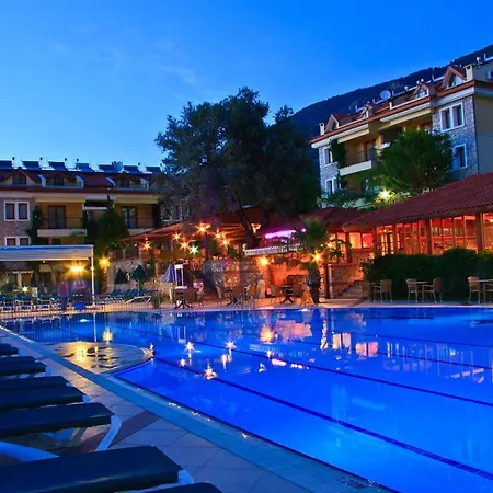 Perdikia Hill & Family Hotel