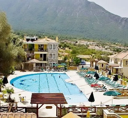 Perdikia Hill & Family מלון 4*